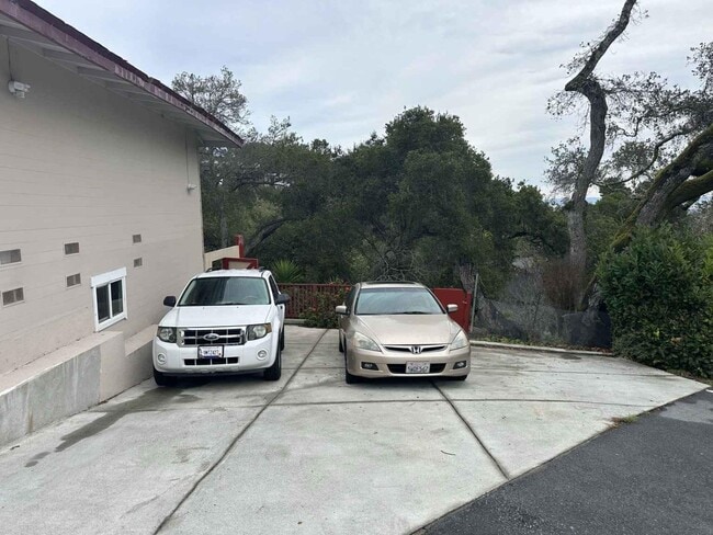 Building Photo - 25 Vía Delizia