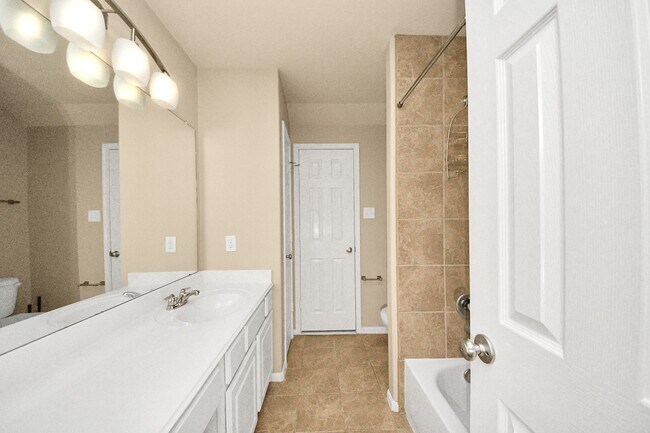 Building Photo - 8428 Willow Loch Dr
