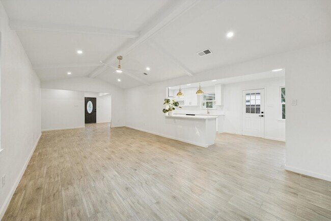 Building Photo - 5411 Logston Ln