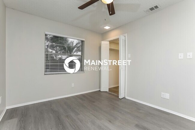 Building Photo - 3 Bedroom Pet-Friendly Home in CASSELBERRY, FL with Main Street Renewal