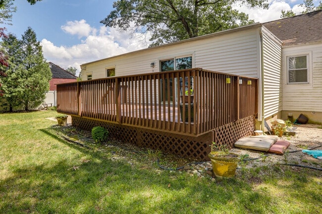 Building Photo - 22 Clayton Ave