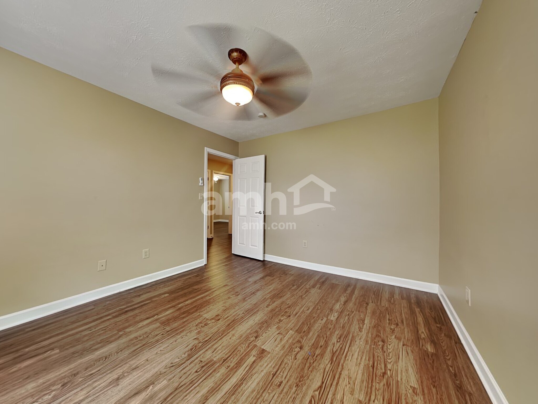 Building Photo - 121 Old Carriage Dr
