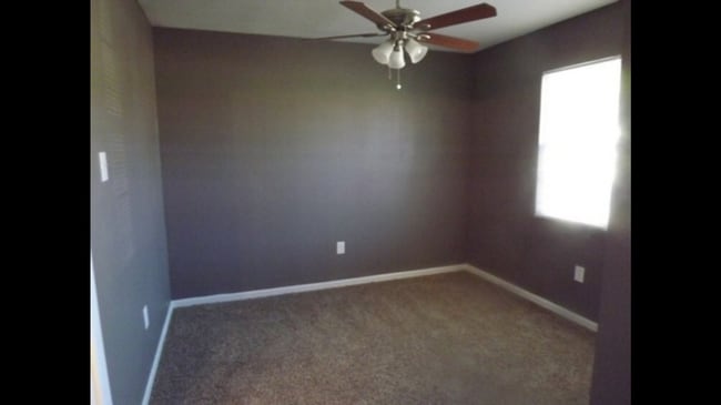 Building Photo - Pre Leasing for Fall 2026! 4/2 in Medical District!