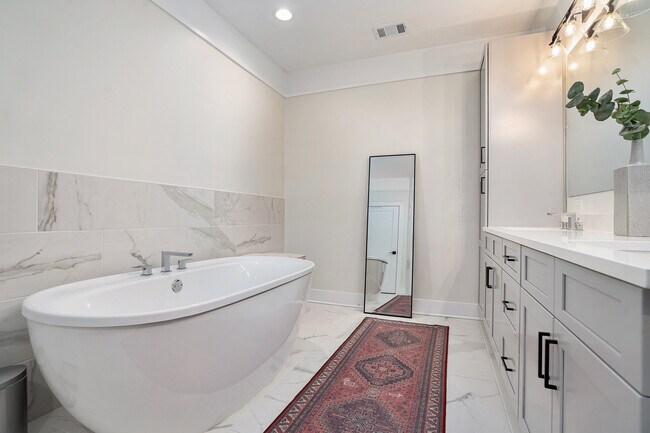 Building Photo - 622 Bellemeade Ave NW