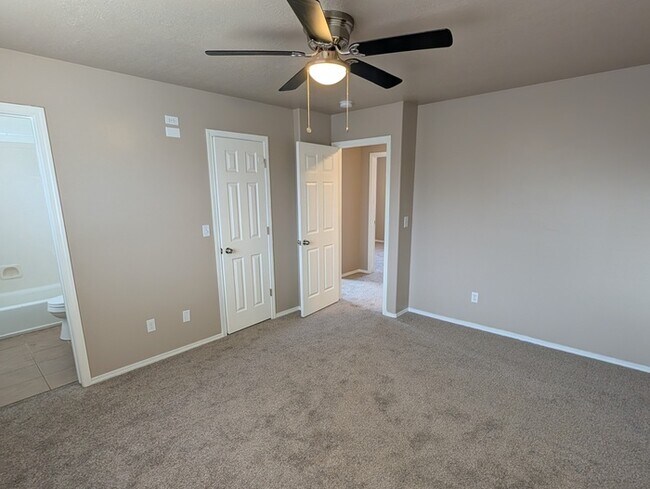 Building Photo - 5 Bedroom Home New Carpet and Paint