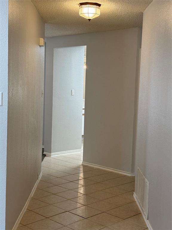 Building Photo - 9700 Copper Creek Dr