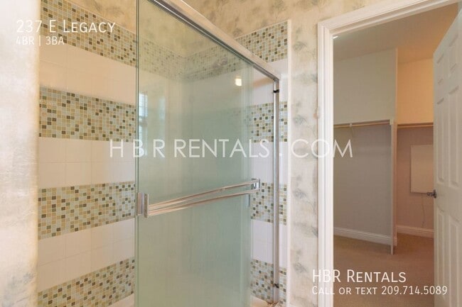Building Photo - WICKLUND Village 4 Bedroom Home - Gated Dr...