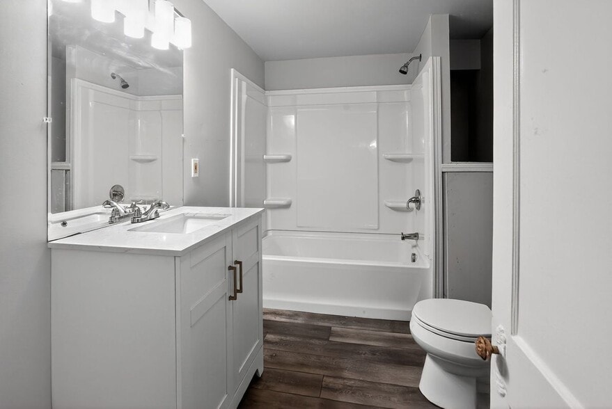 Building Photo - 184 Greenfield Ave