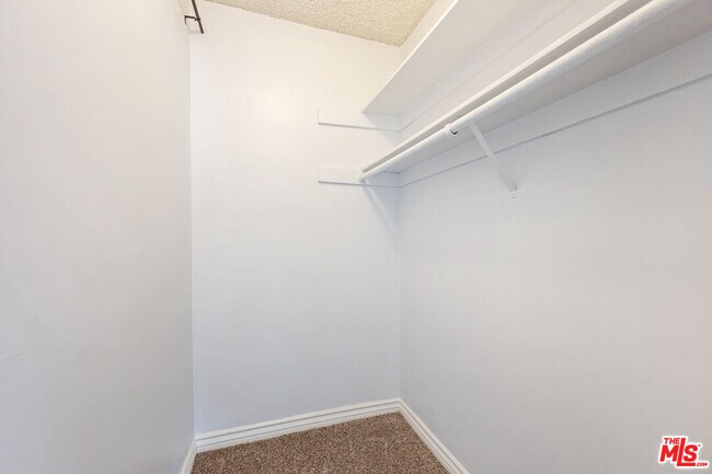 Building Photo - 1425 Centinela Ave