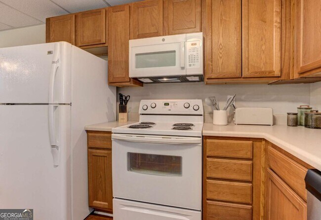 Building Photo - 2535 Hickory Rd