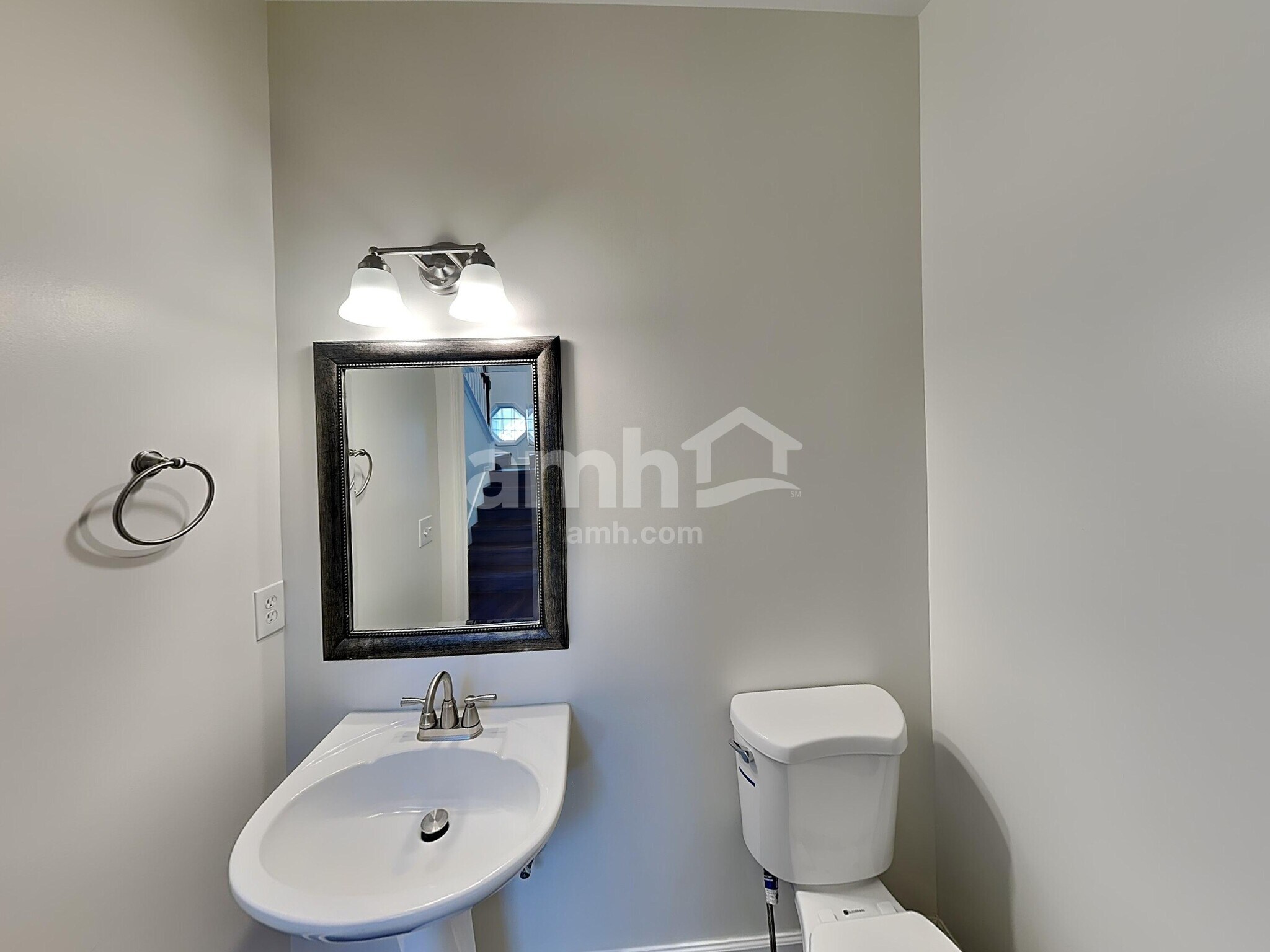 Building Photo - 3058 Romain Trail