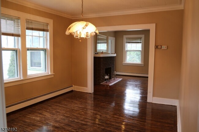 Building Photo - 43 Cypress St