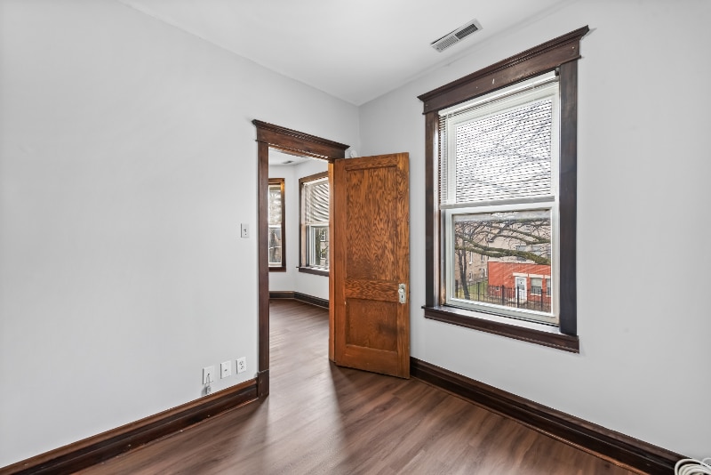 Building Photo - 879 N Richmond St