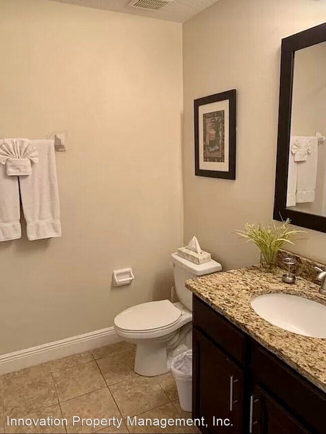 Building Photo - 4 br, 3.5 bath House - 8103 Roseville Blvd