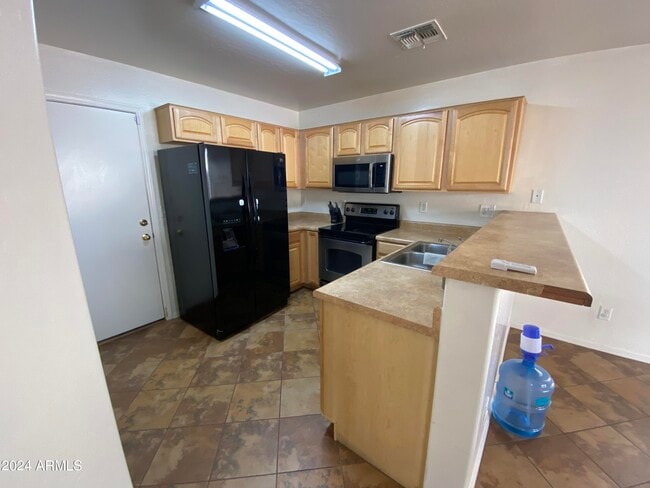 Building Photo - 6724 N 129th Ln