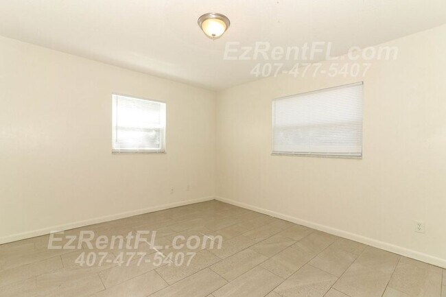 Building Photo - 858 Bishop Dr