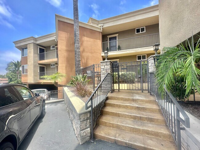 Building Photo - San Diego State Upgraded 1 BD / 1 BA W/ Pa...