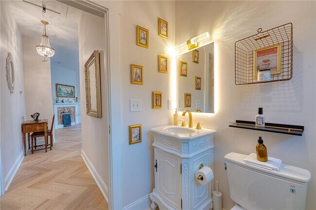 Building Photo - 85 Waddell St NE