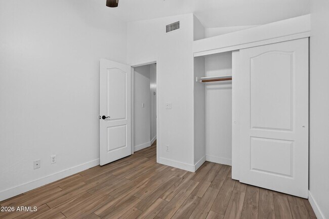 Building Photo - 1438 E Cindy St