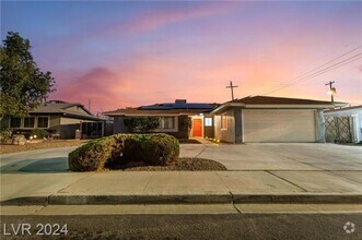 Building Photo - Single Story, Furnished Home