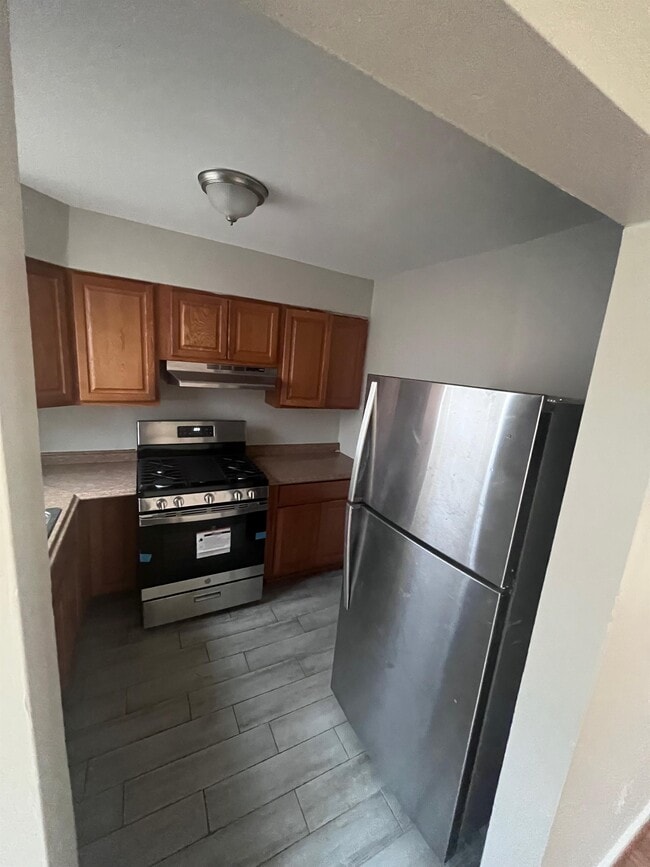 Building Photo - 1761 Addison Rd S