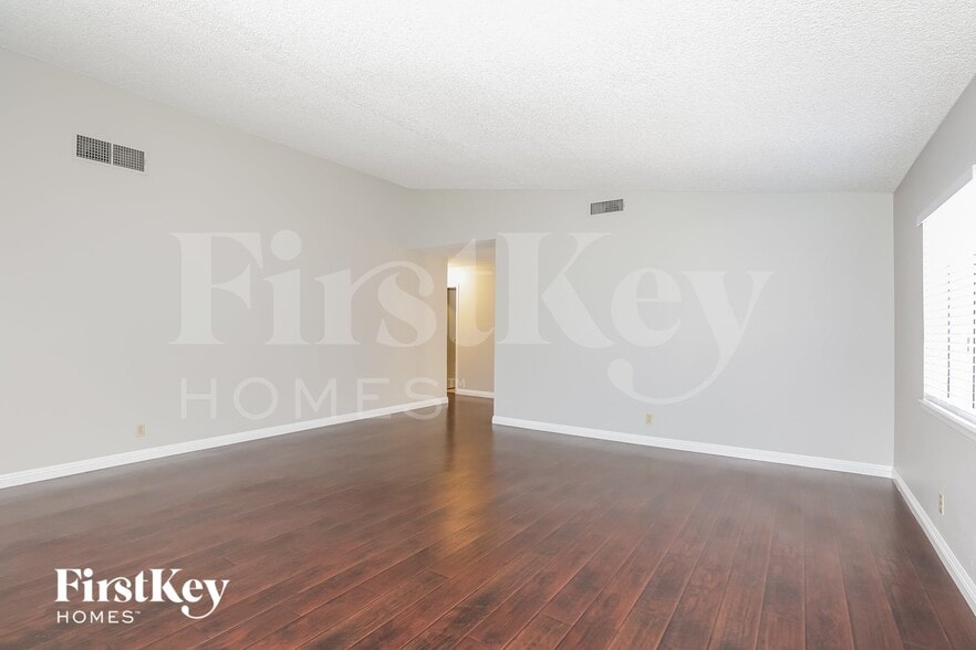 Building Photo - 708 Purcell Dr
