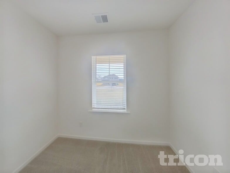 Building Photo - 217 Paisley Wy