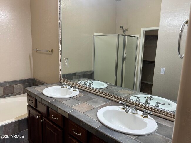 Building Photo - 3131 E Legacy Dr