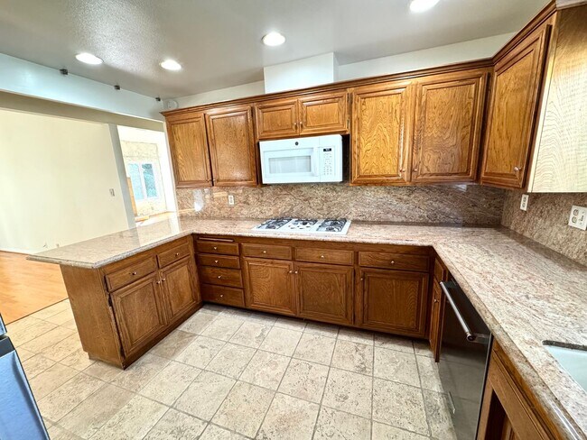 Building Photo - 246 Grandridge Ct