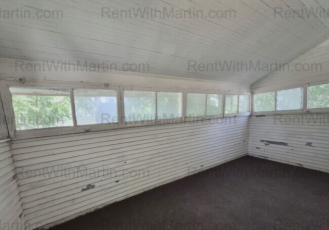 Building Photo - 1128 Mulberry St