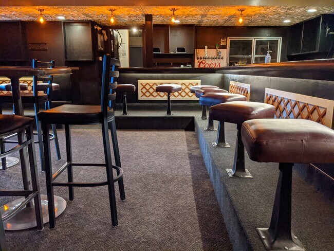 Building Photo - 430 W Main St