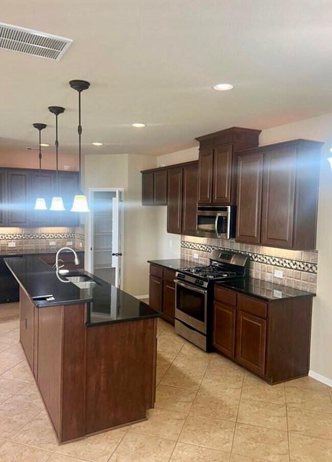 Building Photo - 13514 Fawn Lily Dr