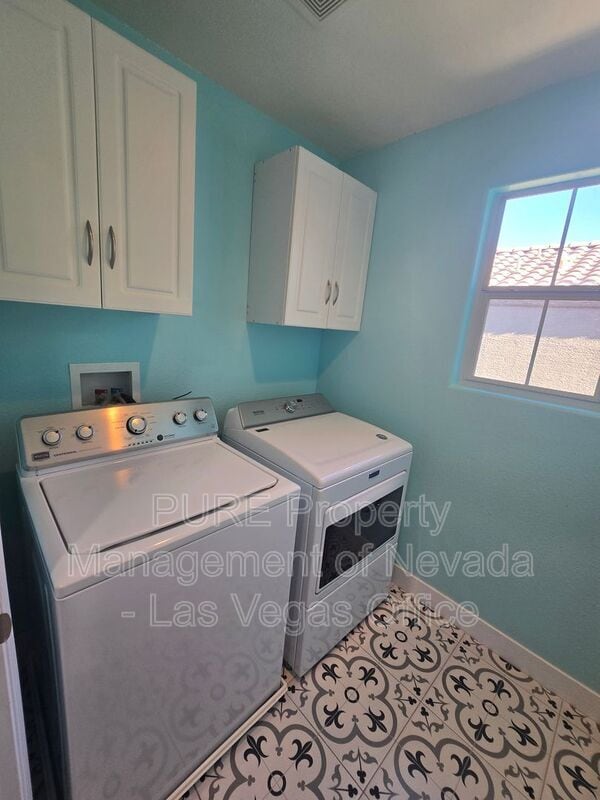 Building Photo - 9389 Black Wolf Ave