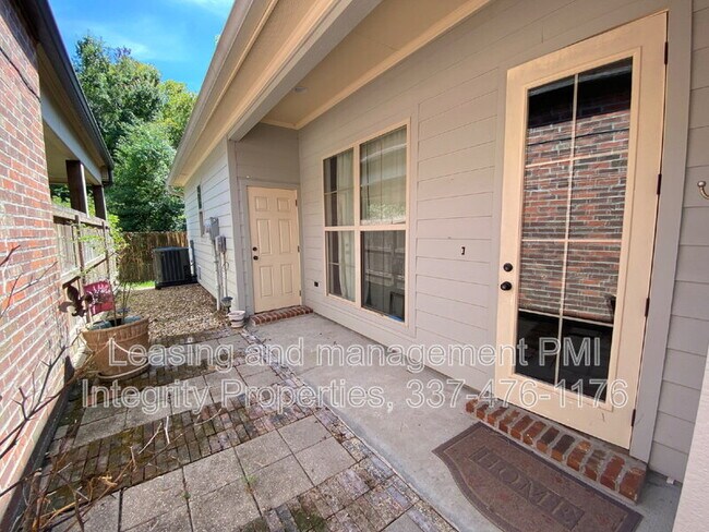 Building Photo - 303 Chimney Rock Blvd