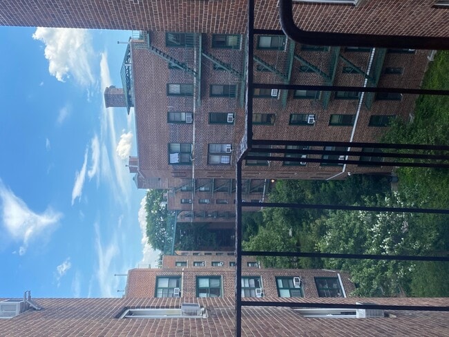 Building Photo - 90-10 34th Ave