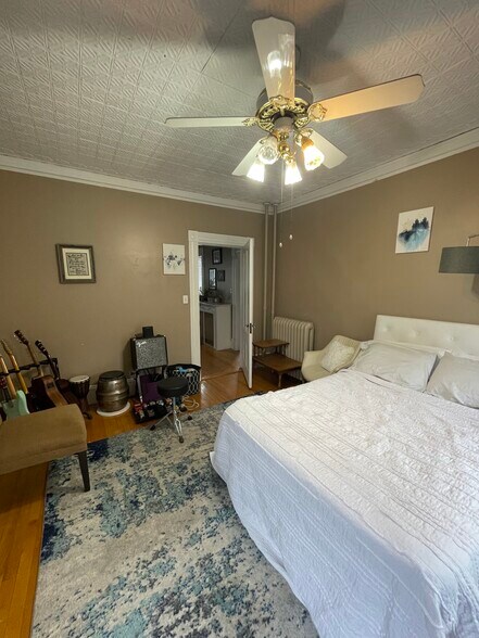 Bedroom - 395 Hanover St