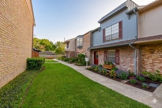 Building Photo - 1069 Willow Oaks Cir