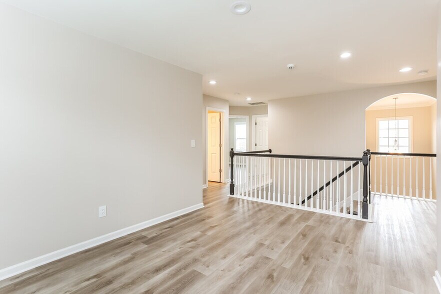 Building Photo - 7139 Thoreau Cir
