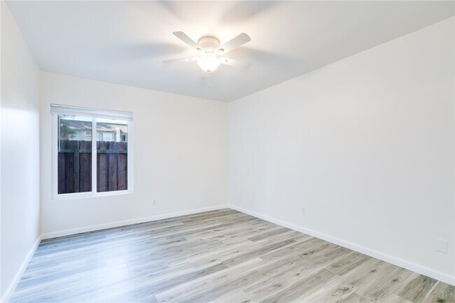 Building Photo - 951 S Idaho St