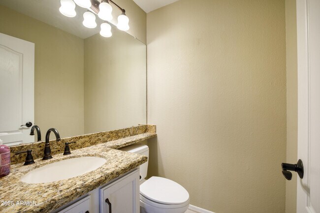 Building Photo - 9643 E Sheena Dr