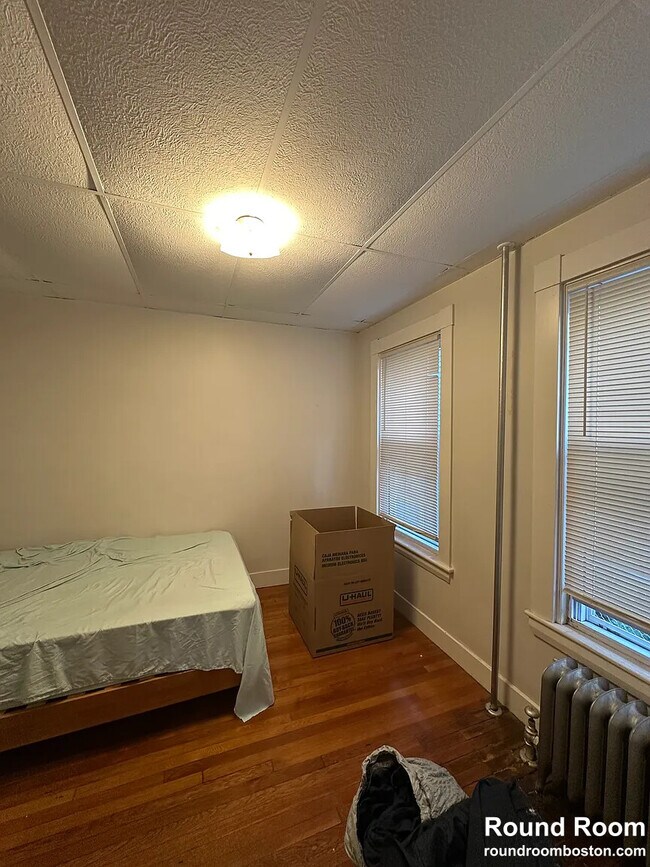 Building Photo - 384 Washington St