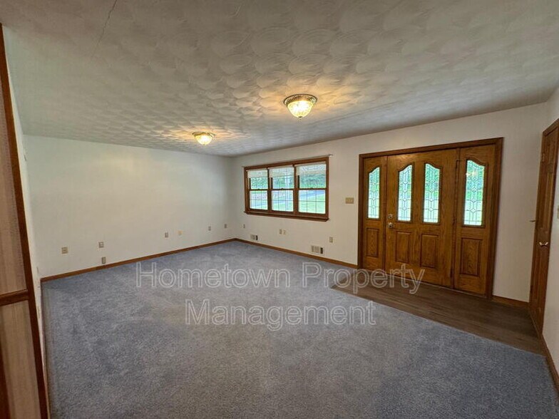Building Photo - 115 Sandy Hollow Church Rd