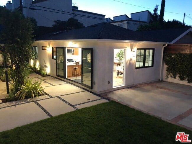 Building Photo - 4217 Irvine Ave