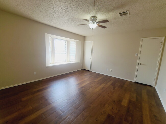 Building Photo - COMING SOON - Cedar Hill: Large 5 Bedroom,...