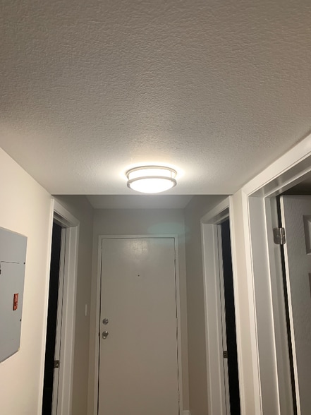 Building Photo - 3930 S Roosevelt Blvd