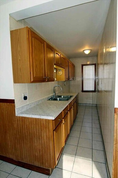 Building Photo - 77 Brantwood Rd