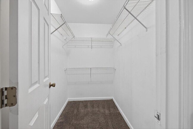Building Photo - 3575 Oakvale Rd