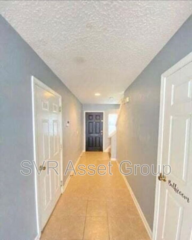 Building Photo - 1500 Calming Water Dr