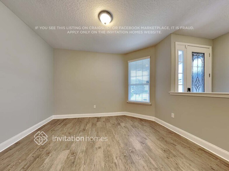 Building Photo - 832 Glendale Ln