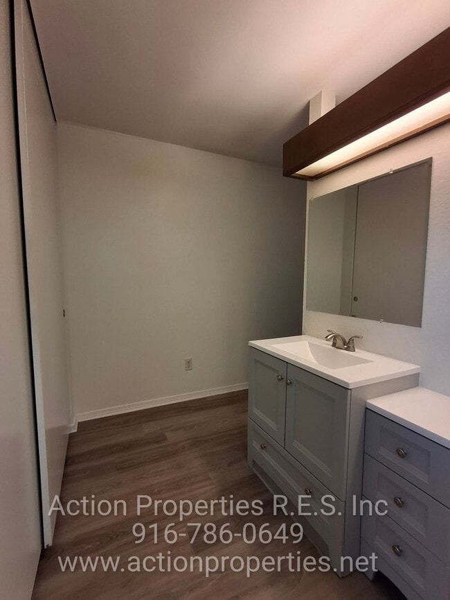 Building Photo - Antelope R.V. Parking, Single Story: Large Yard: RV Parking: 3 Bed, 2 Bath - Foothill Farms/Antelope